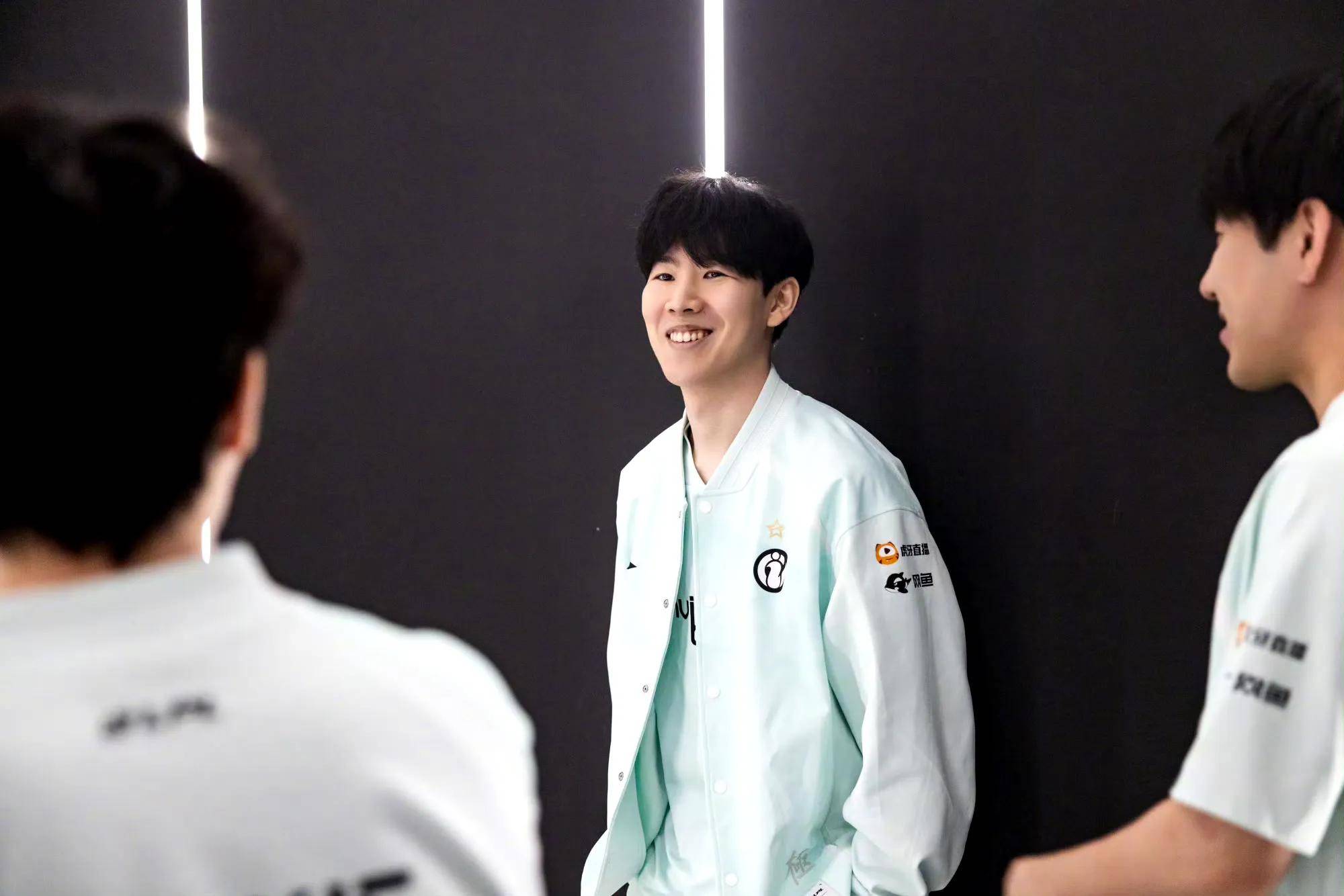 球迷仍然期 球迷仍然期